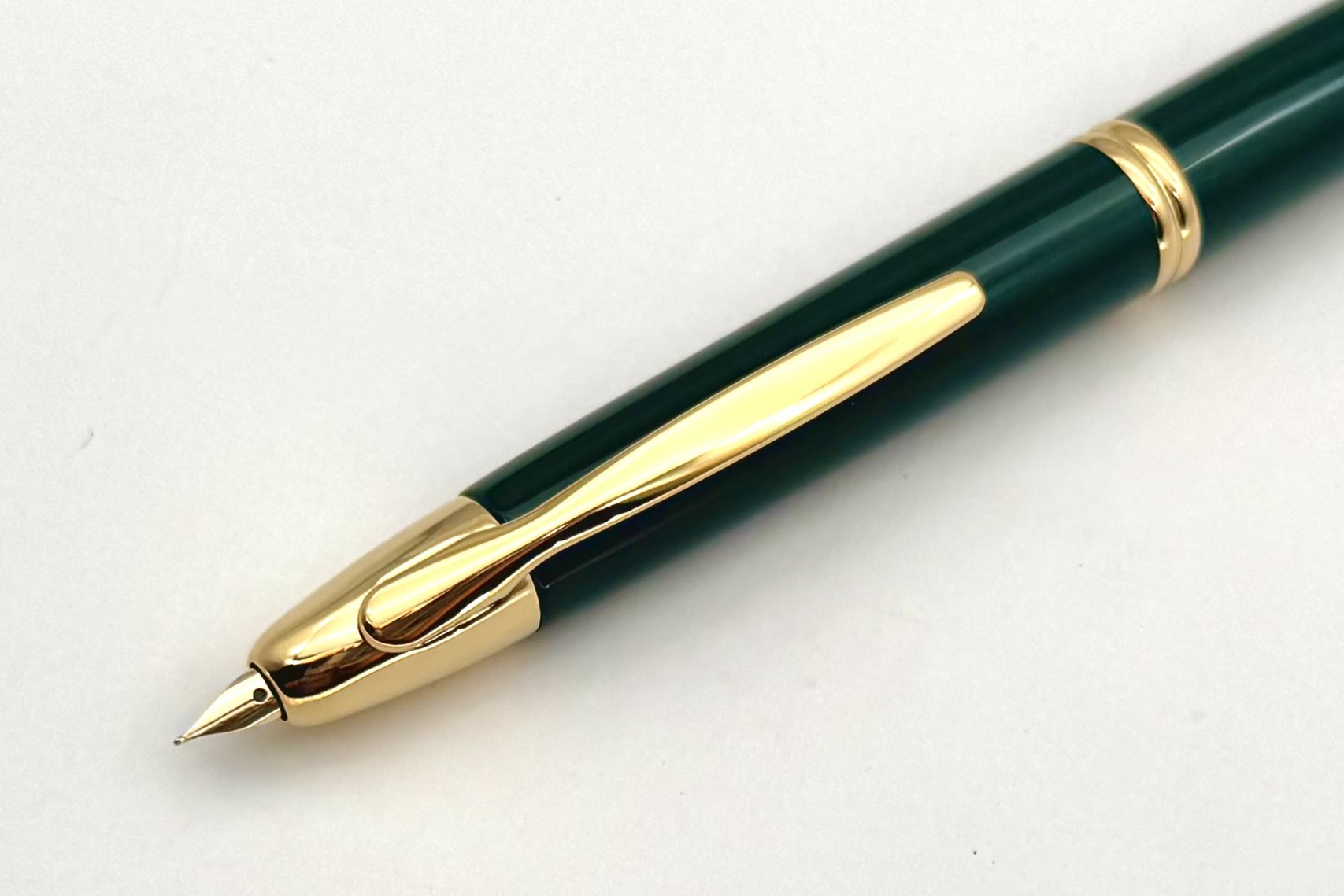 PilotCaplessGreenGoldFP_D